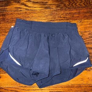 Lululemon Hotty Hot Shorts 2.5" Size 4 Navy